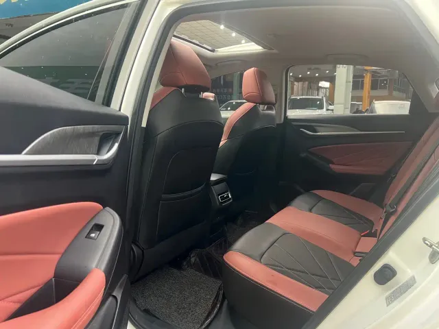 Changan Eado — Фото автомобиля 6