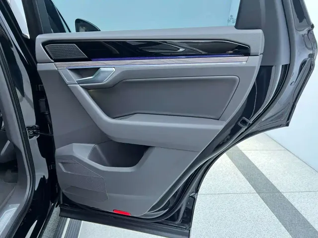 Volkswagen Touareg — Фото автомобиля 21
