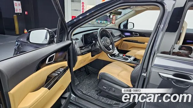 Kia Carnival Generation 4 — Фото автомобиля 10