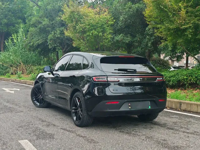 Aito M5 — Фото автомобиля 5