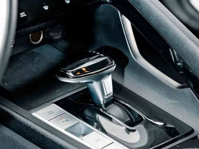 Hyundai Elantra — Фото автомобиля 14