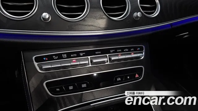 Mercedes-Benz E-Class — Фото автомобиля 23