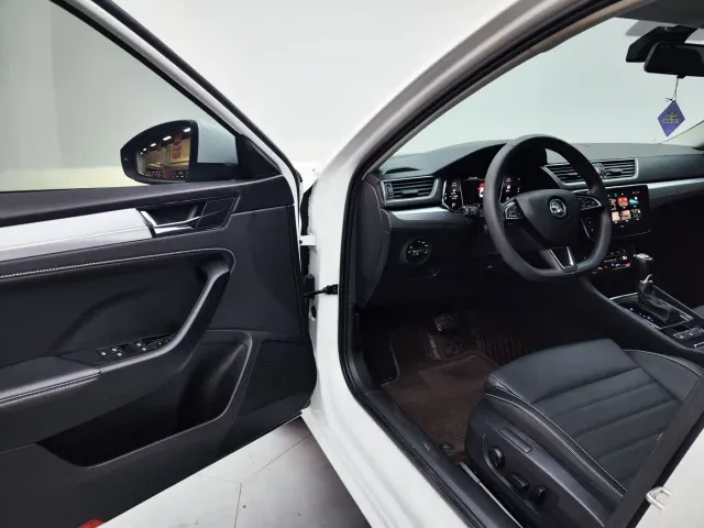 Skoda Superb — Фото автомобиля 11