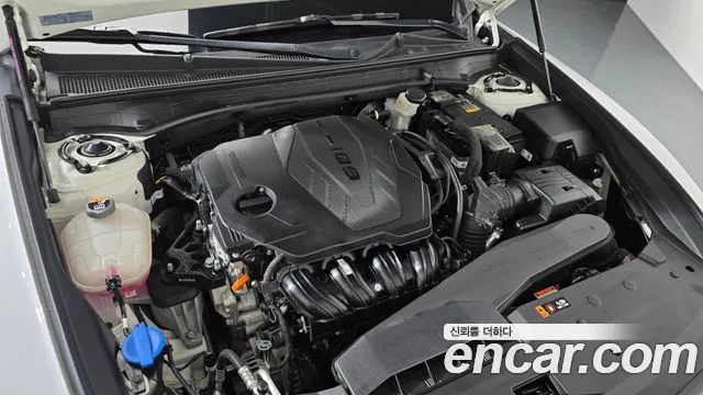 Hyundai Grandeur Grandeur (GN7) 2.5 Бензин 2WD — Фото автомобиля 3