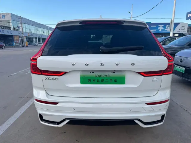 Volvo XC60 — Фото автомобиля 4