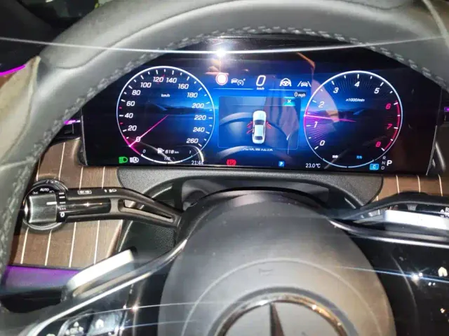 Mercedes-Benz E-Class — Фото автомобиля 14