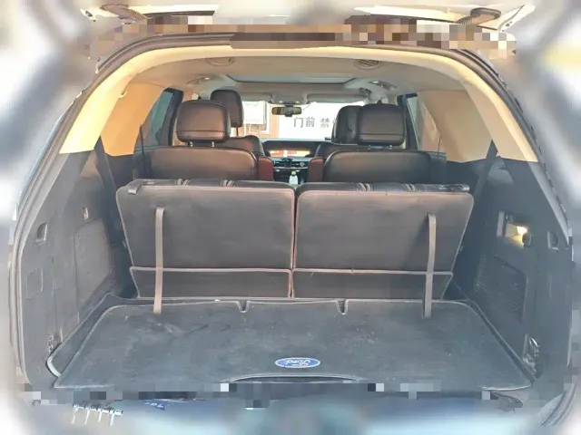 Ford Explorer — Фото автомобиля 9