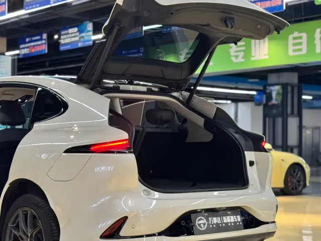 IM Motors LS6 — Фото автомобиля 23