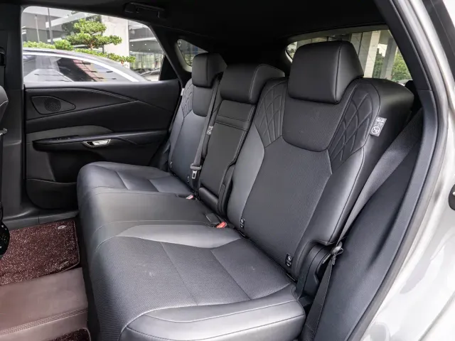Lexus RX — Фото автомобиля 12