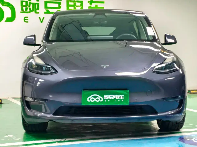 Tesla Model Y — Фото автомобиля 4