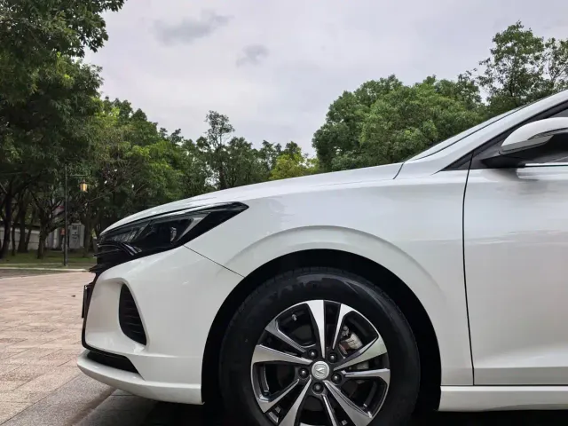 Changan Eado — Фото автомобиля 17