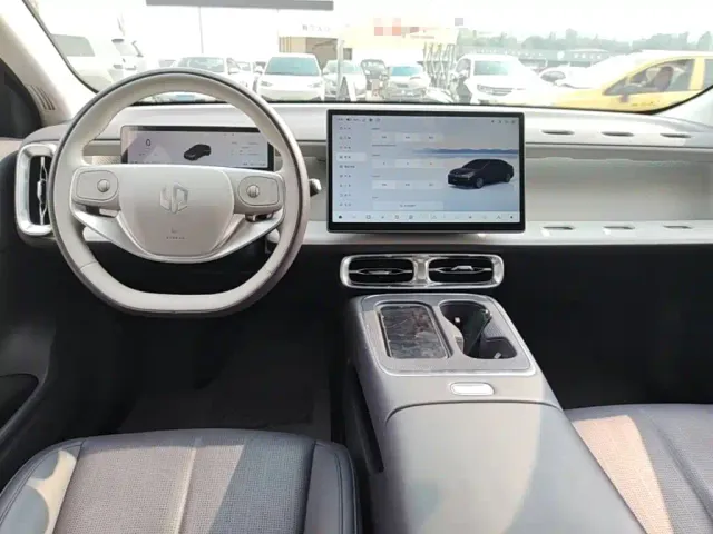Leapmotor B01 — Фото автомобиля 9