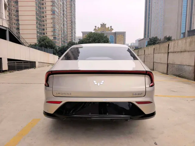 Wuling Starlight — Фото автомобиля 10