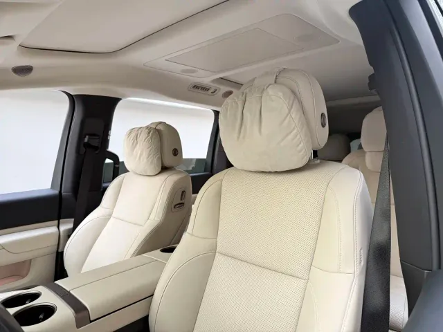 Li Auto MEGA — Фото автомобиля 11