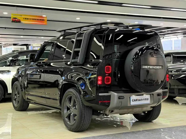 Land Rover Defender — Фото автомобиля 8