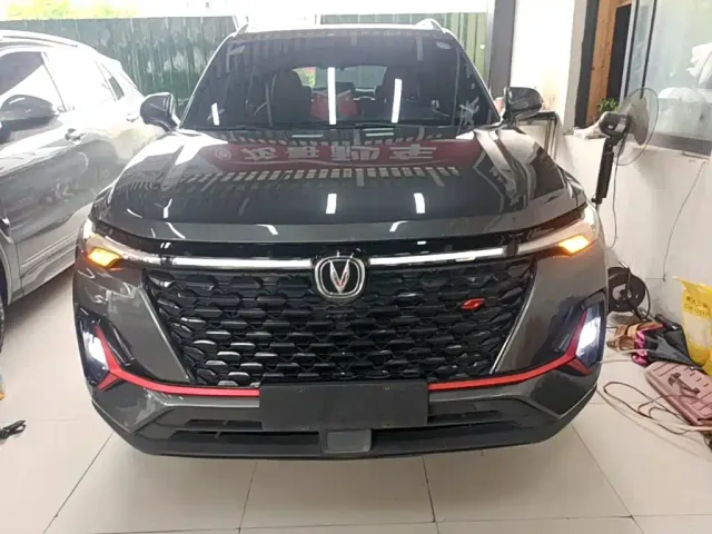 Changan CS35 Plus — Фото автомобиля 2