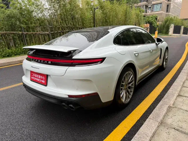Porsche Panamera — Фото автомобиля 6