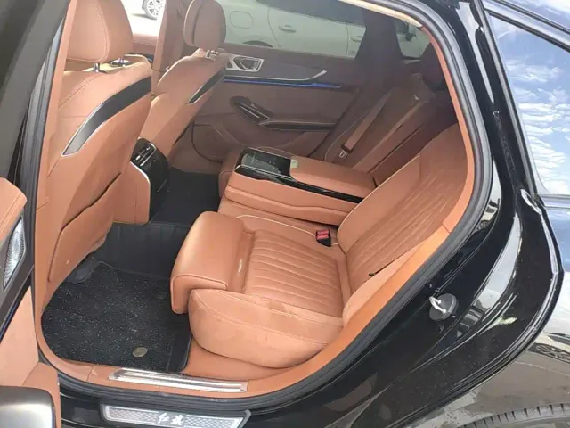 Hongqi H9 — Фото автомобиля 16