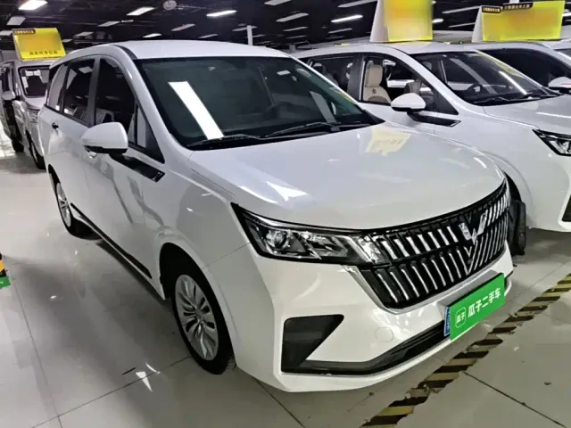 Wuling Jiachen — Фото автомобиля 3
