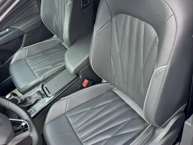 Volkswagen Passat — Фото автомобиля 16