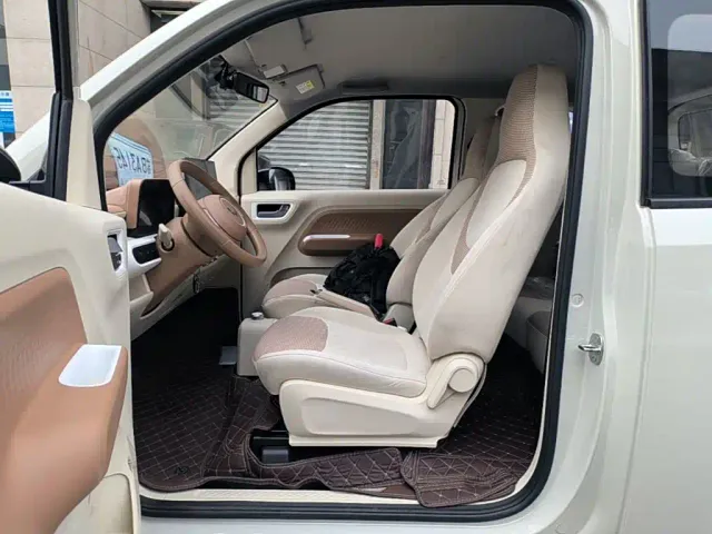 Wuling Hongguang Mini EV — Фото автомобиля 11