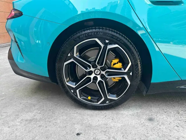Xiaomi SU7 — Фото автомобиля 15