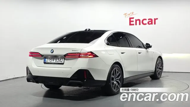 BMW 5-Series — Фото автомобиля 2