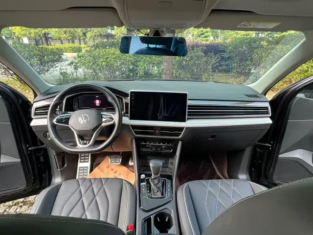Volkswagen Tiguan L — Фото автомобиля 9