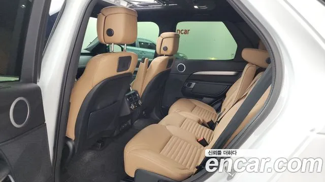 Land Rover Discovery — Фото автомобиля 12