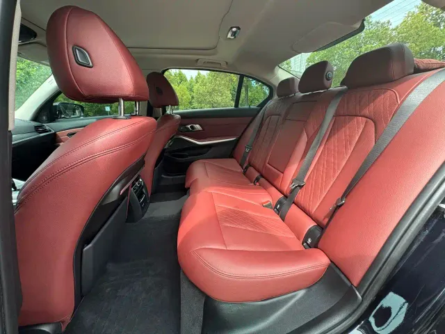 BMW 3 Series — Фото автомобиля 10
