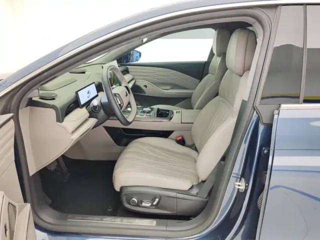 Geely Galaxy Xingyao 8 — Фото автомобиля 9