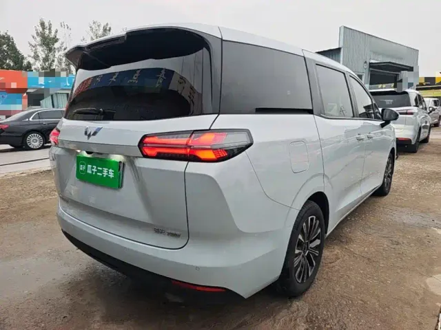 Wuling Starlight 730 — Фото автомобиля 6
