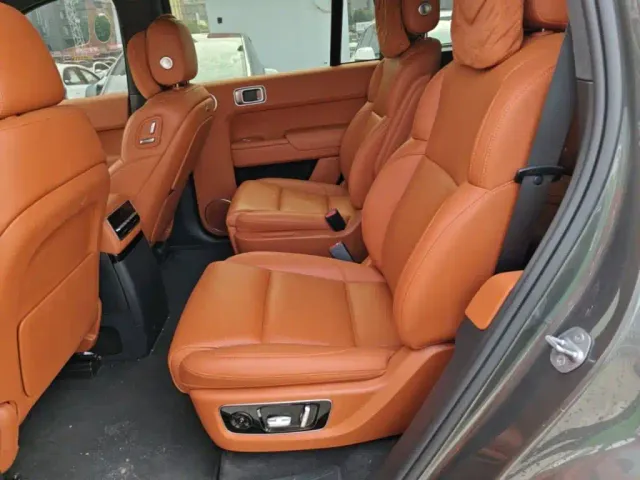 Li Auto L9 — Фото автомобиля 16