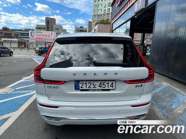 Вольво XC60 — Фото автомобиля 7