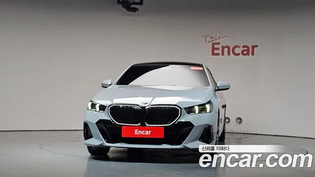 BMW 5-Series — Фото автомобиля 2