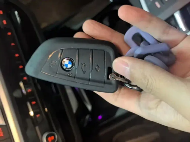 BMW iX3 — Фото автомобиля 8