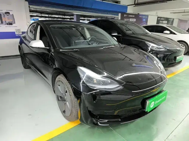 Tesla Model 3 — Фото автомобиля 3