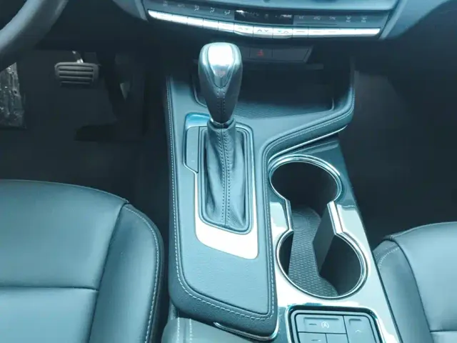 Cadillac CT4 — Фото автомобиля 15