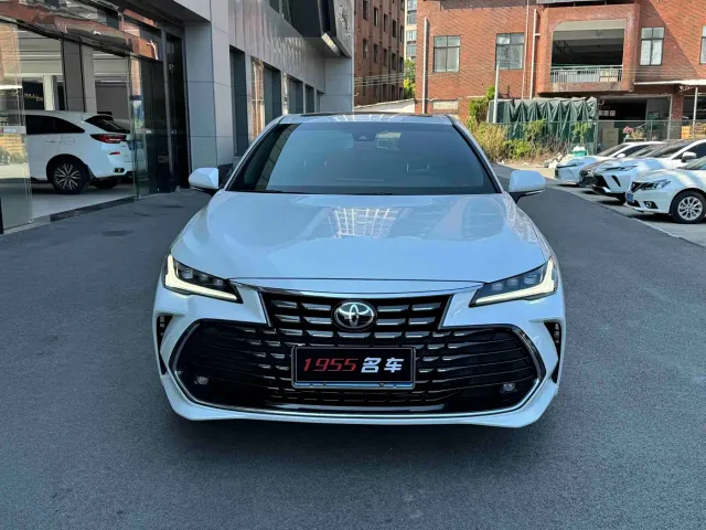 Toyota Avalon — Фото автомобиля 2
