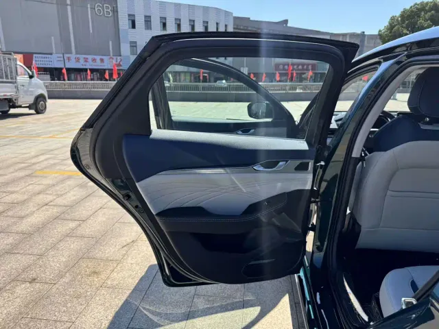 Geely Xingrui — Фото автомобиля 14