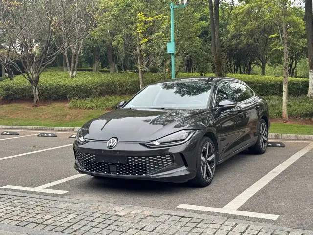 Фотография автомобиля — Volkswagen Lamando