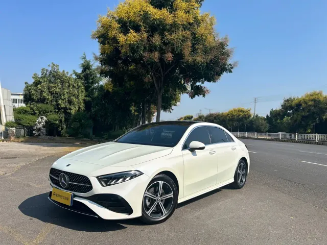 Фотография автомобиля — Mercedes-Benz A-Class