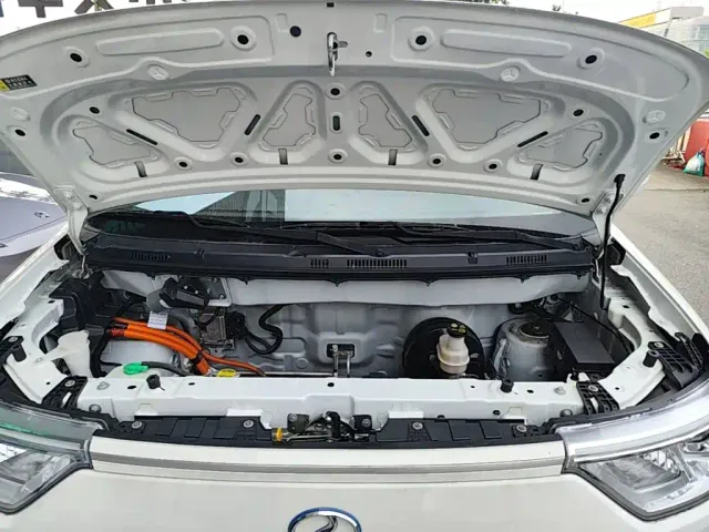 Ruichi New Energy EC75 — Фото автомобиля 19