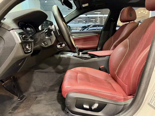 BMW 5 Series — Фото автомобиля 16