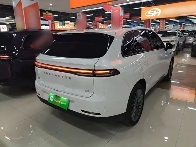 Leapmotor C10 — Фото автомобиля 6