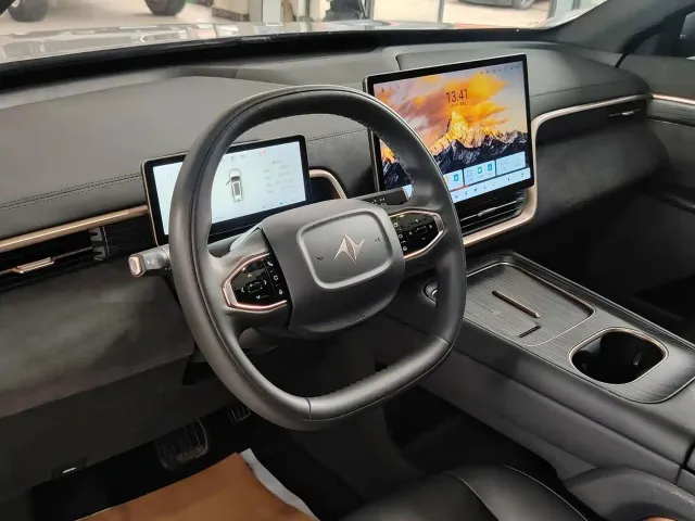 Dongfeng eπ 008 — Фото автомобиля 7