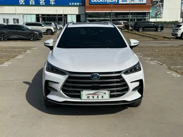 BYD Tang — Фото автомобиля 2