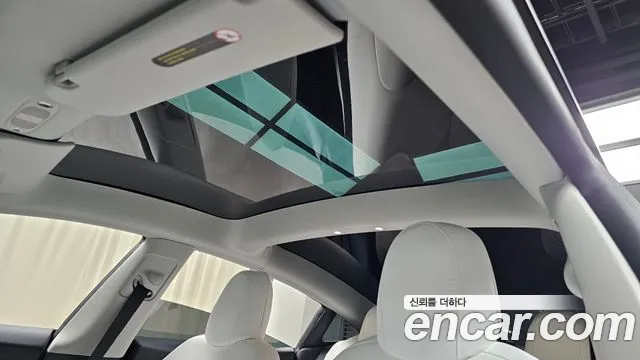 Tesla Model 3 — Фото автомобиля 22