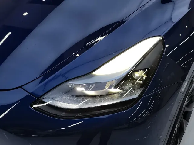 Tesla Model Y — Фото автомобиля 22
