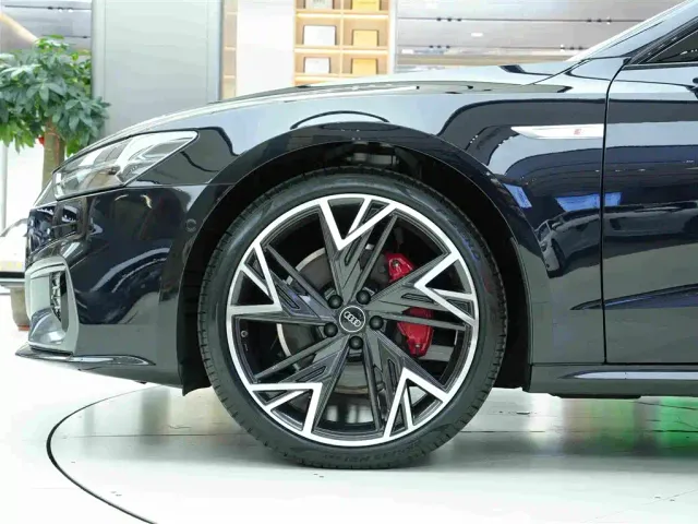 Audi A7L — Фото автомобиля 17